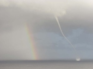 Waterspout-and-Rainbow-620x465